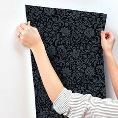 4173-27626-peel-and-stick-wallpaper-stick-application-step