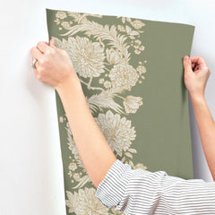 4173-27639-peel-and-stick-wallpaper-stick-application-step
