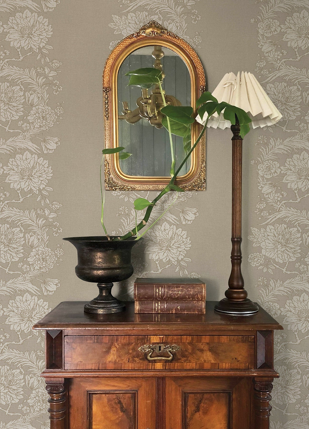 4173-27640-peel-and-stick-wallpaper-room-scene-detail-closeup
