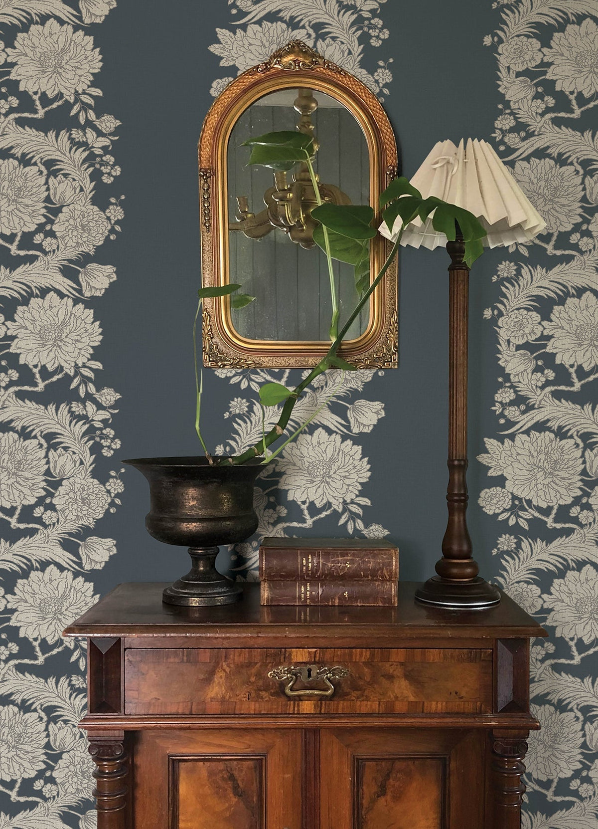 4173-27642-peel-and-stick-wallpaper-room-scene-detail-closeup