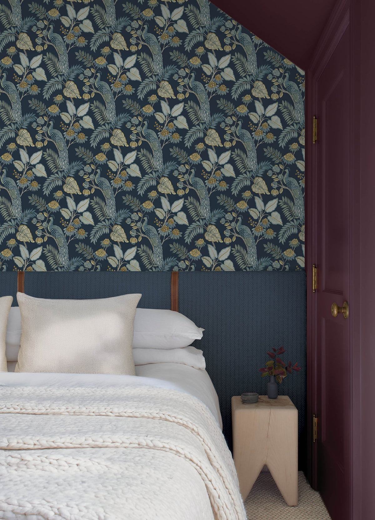 4173-27643-peel-and-stick-wallpaper-room-scene