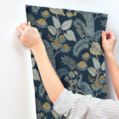 4173-27643-peel-and-stick-wallpaper-stick-application-step