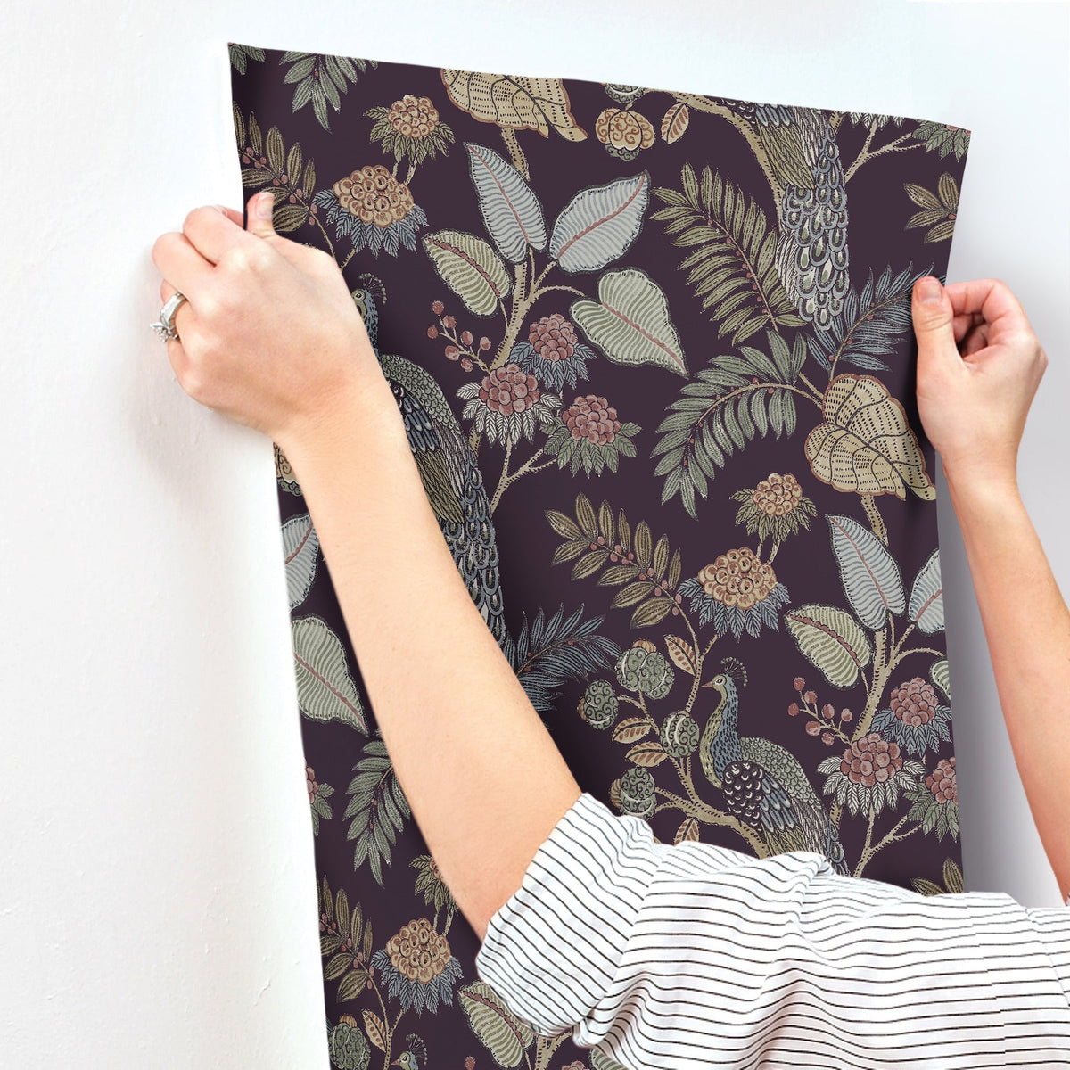 4173-27644-peel-and-stick-wallpaper-stick-application-step