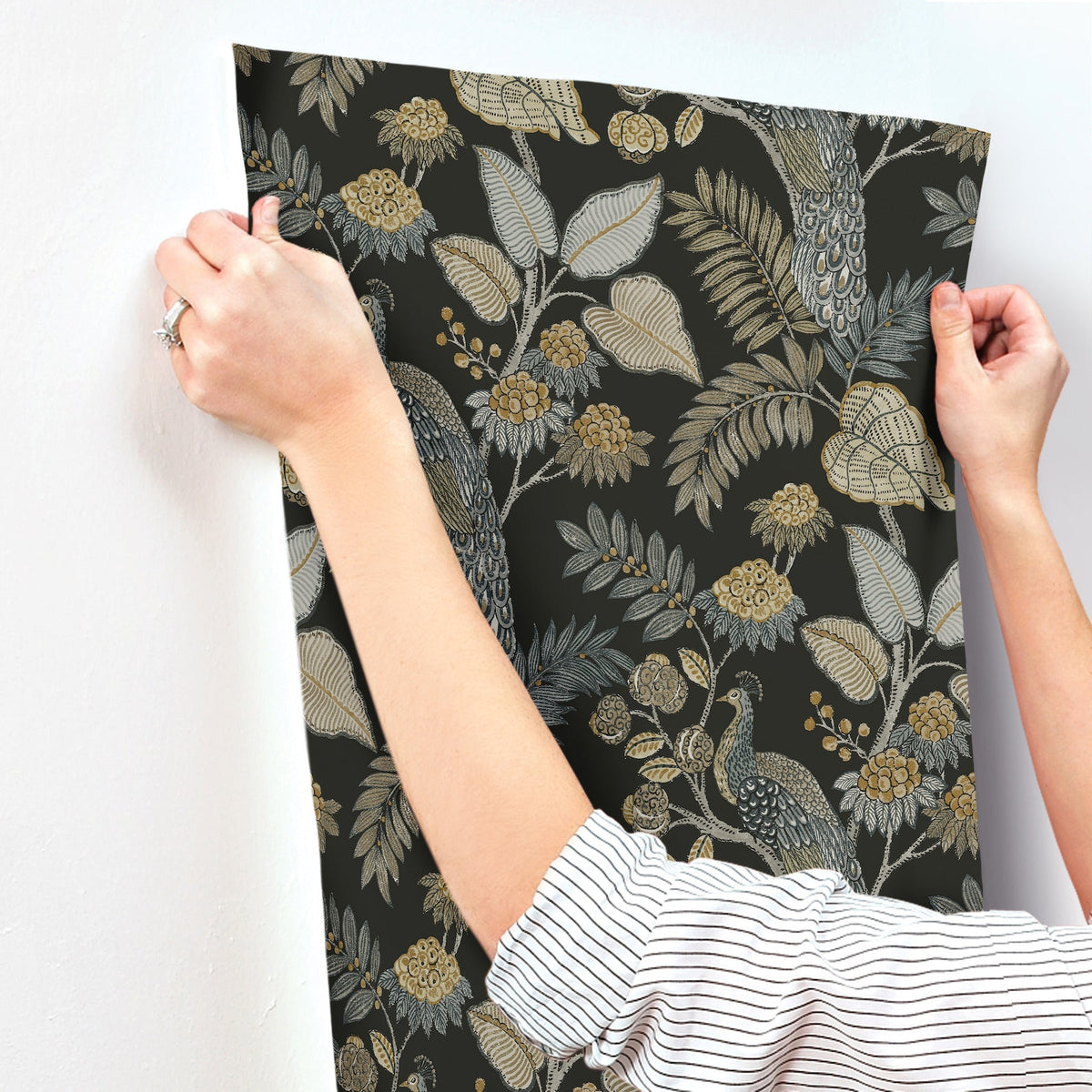 4173-27646-peel-and-stick-wallpaper-stick-application-step
