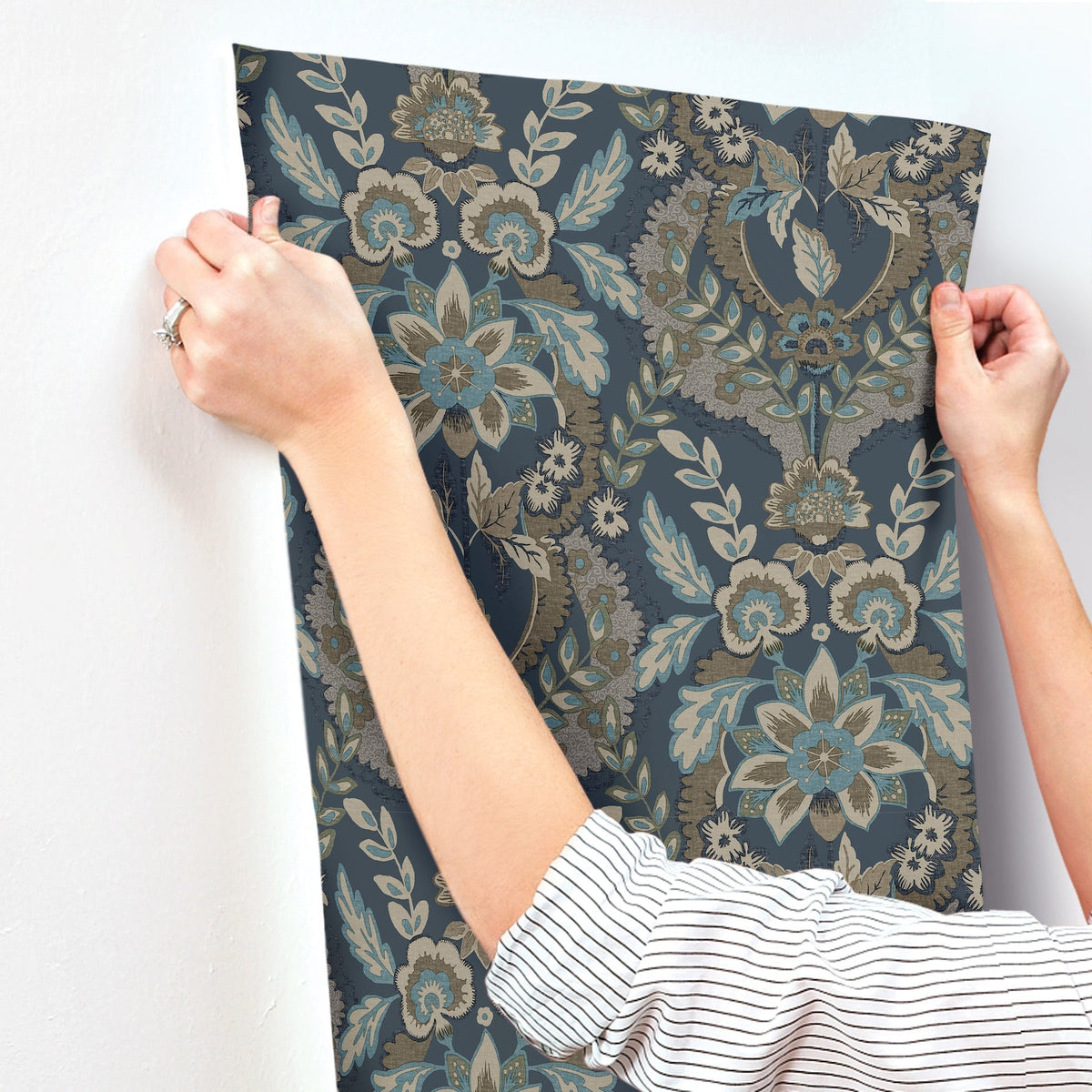 4173-27653-peel-and-stick-wallpaper-stick-application-step