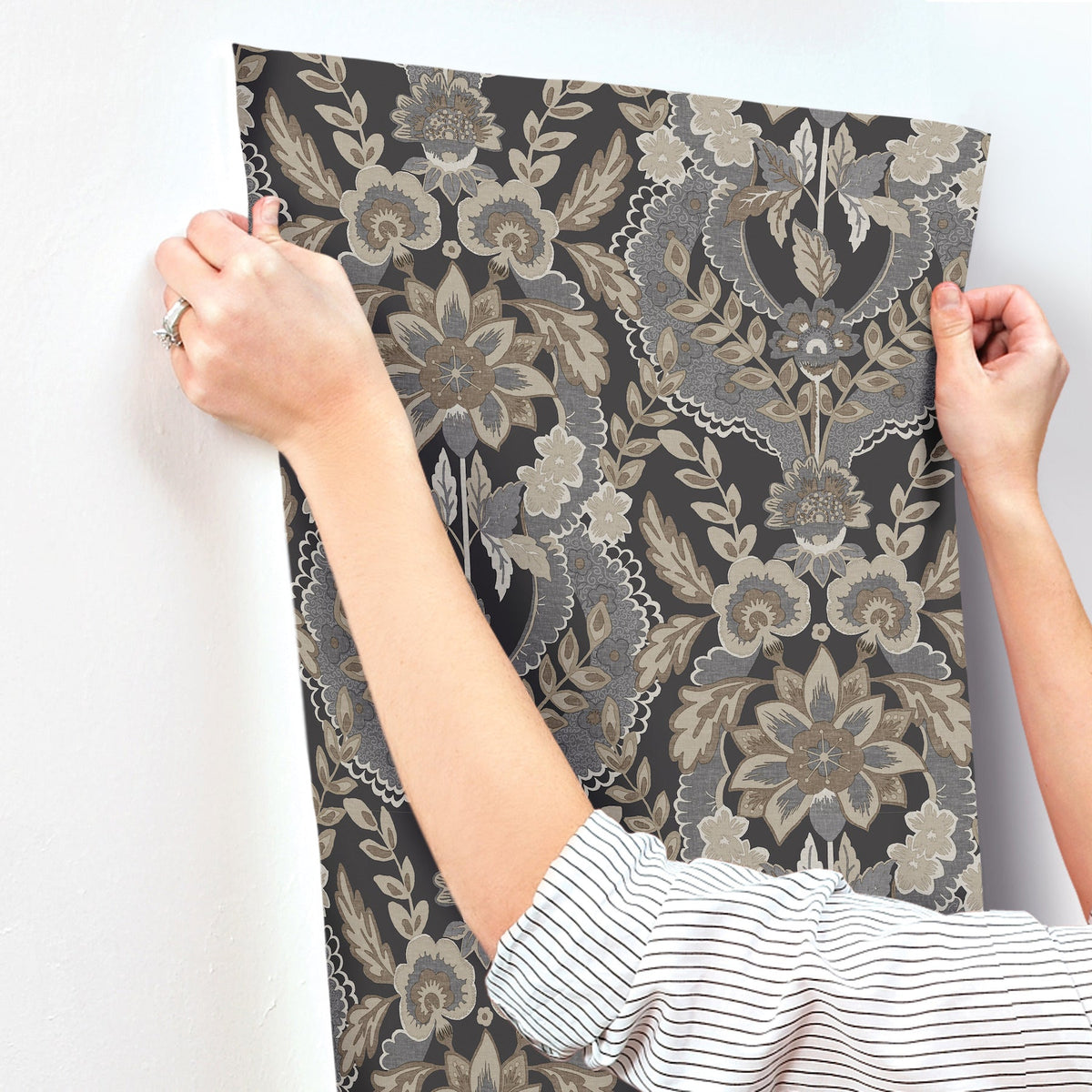 4173-27654-peel-and-stick-wallpaper-stick-application-step