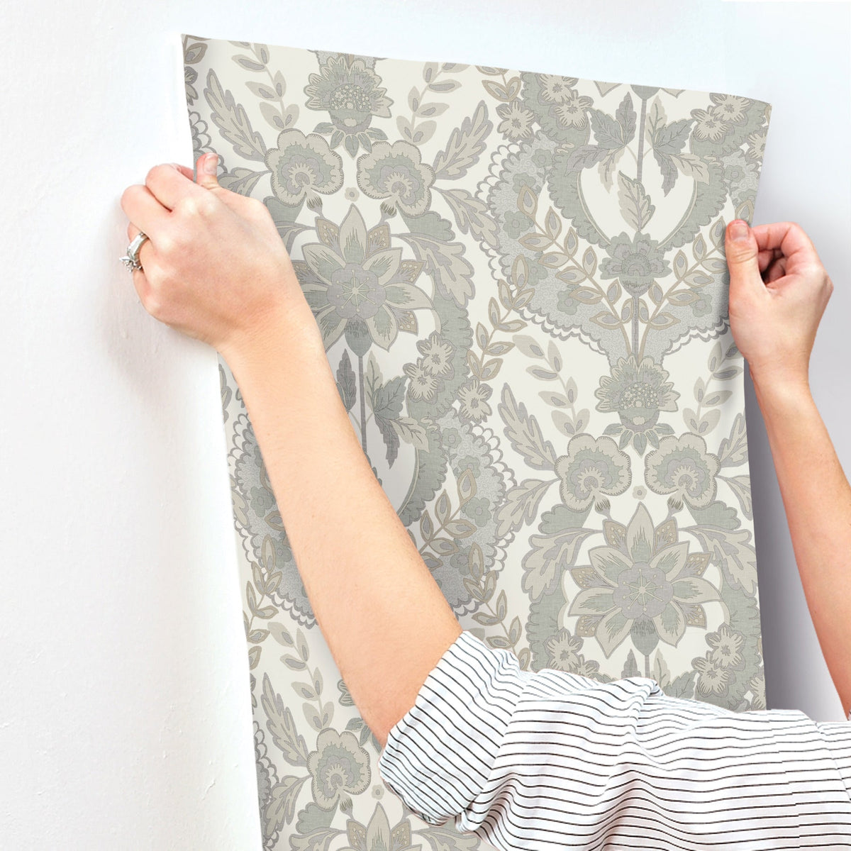 4173-27655-peel-and-stick-wallpaper-stick-application-step