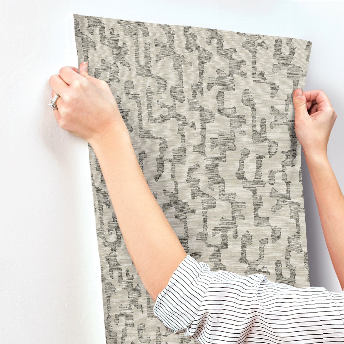 4177-27704-peel-and-stick-wallpaper-stick-application-step