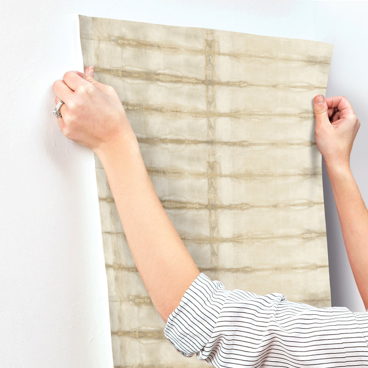4177-27730-peel-and-stick-wallpaper-stick-application-step
