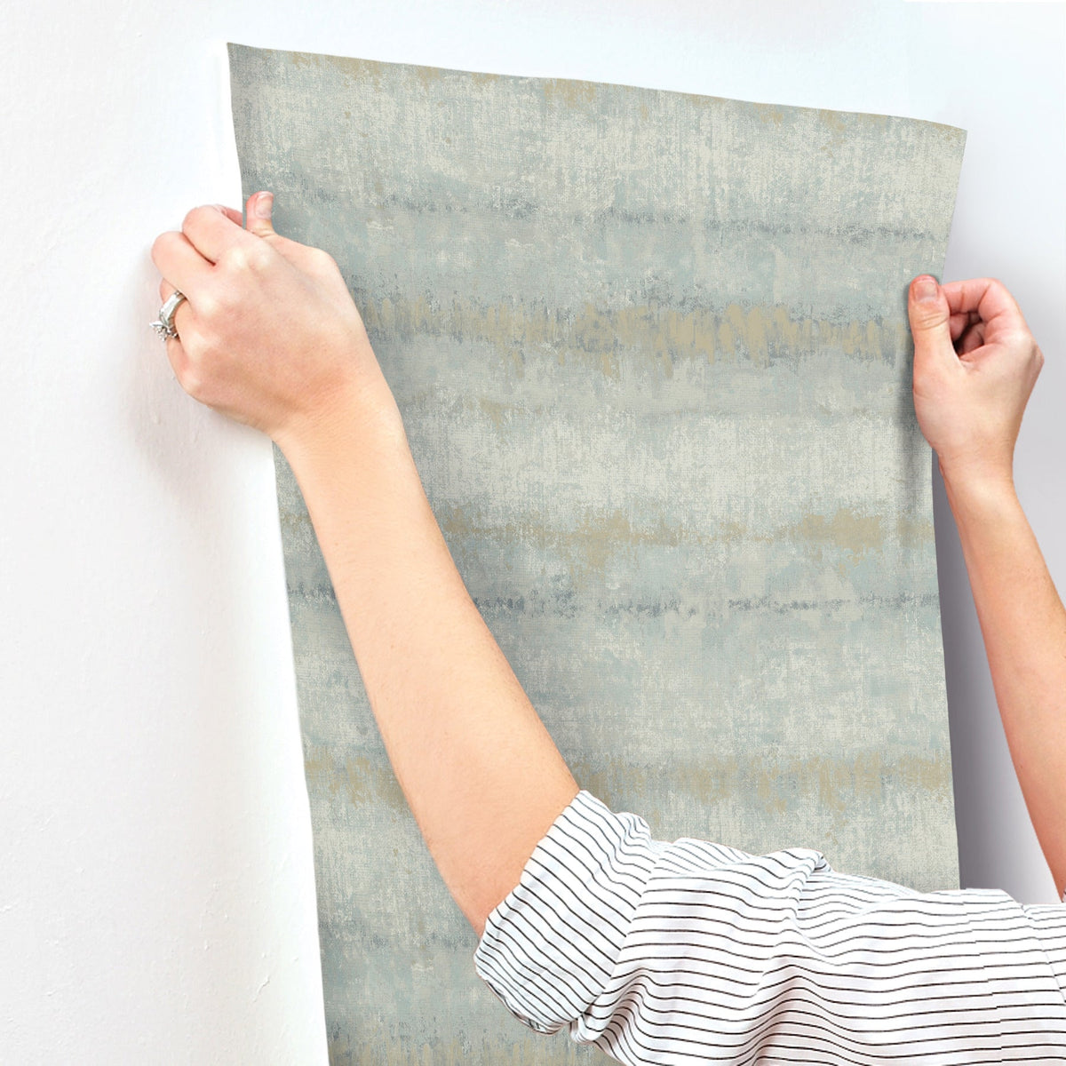 4177-27733-peel-and-stick-wallpaper-stick-application-step