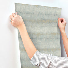 4177-27733-peel-and-stick-wallpaper-stick-application-step