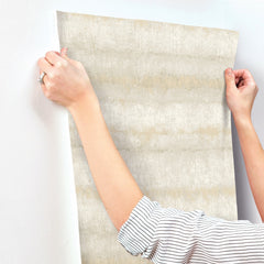 4177-27734-peel-and-stick-wallpaper-stick-application-step
