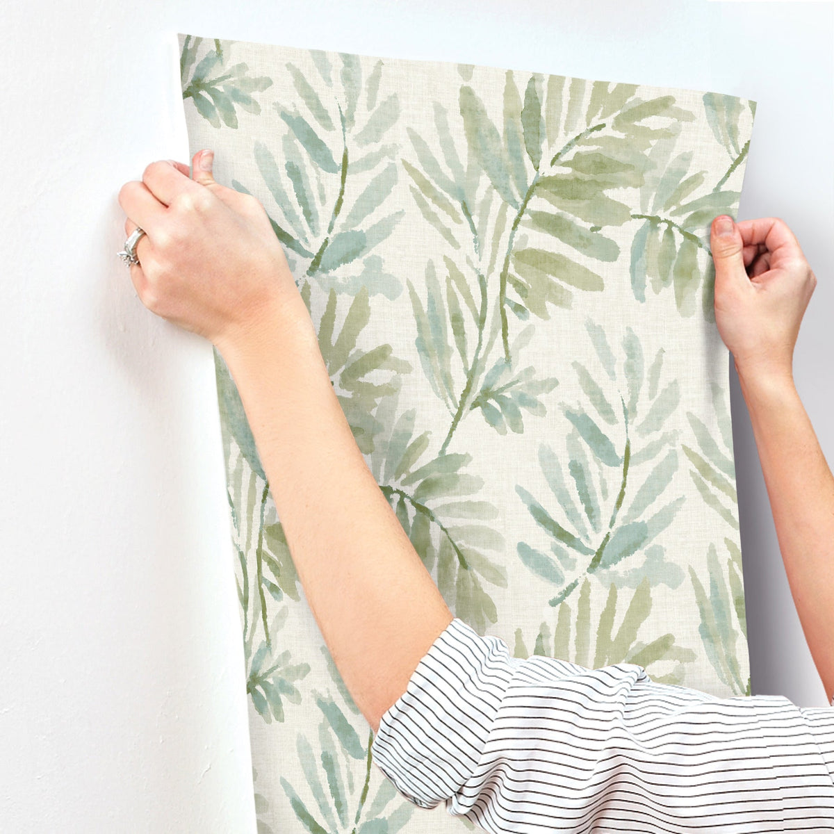 4177-27744-peel-and-stick-wallpaper-stick-application-step