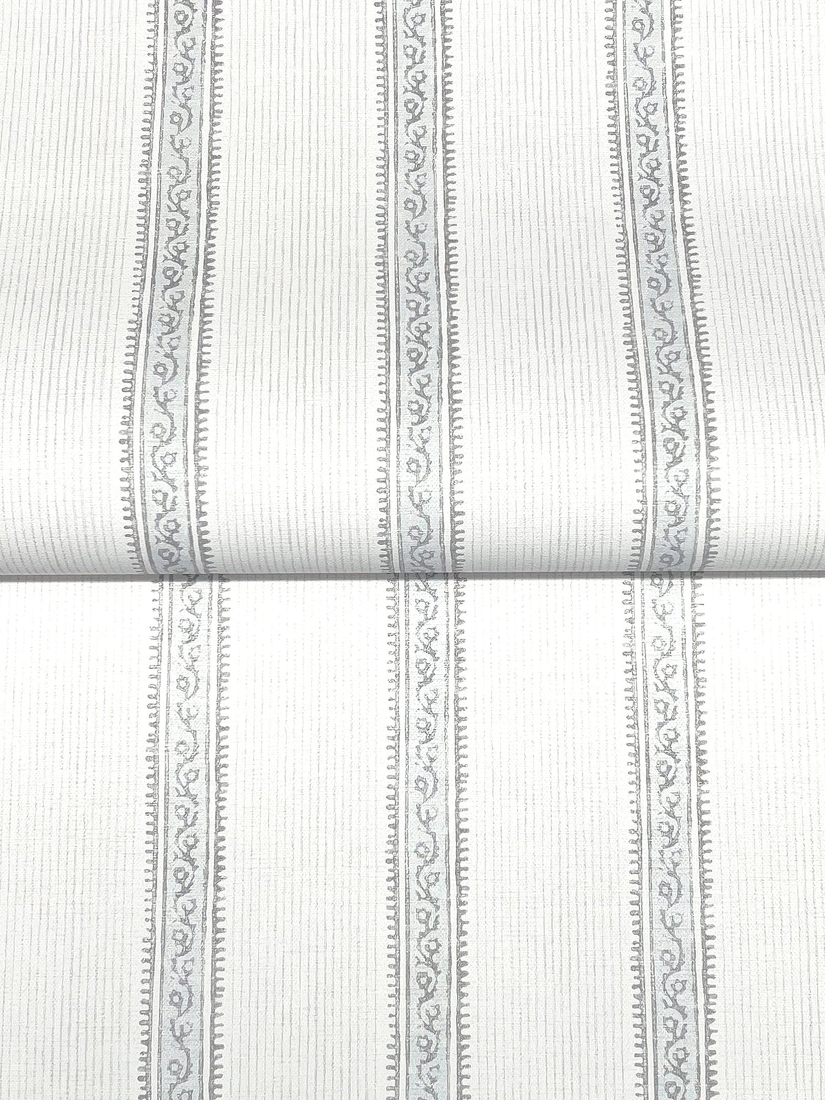 4192-27690-peel-and-stick-wallpaper-detail-closeup