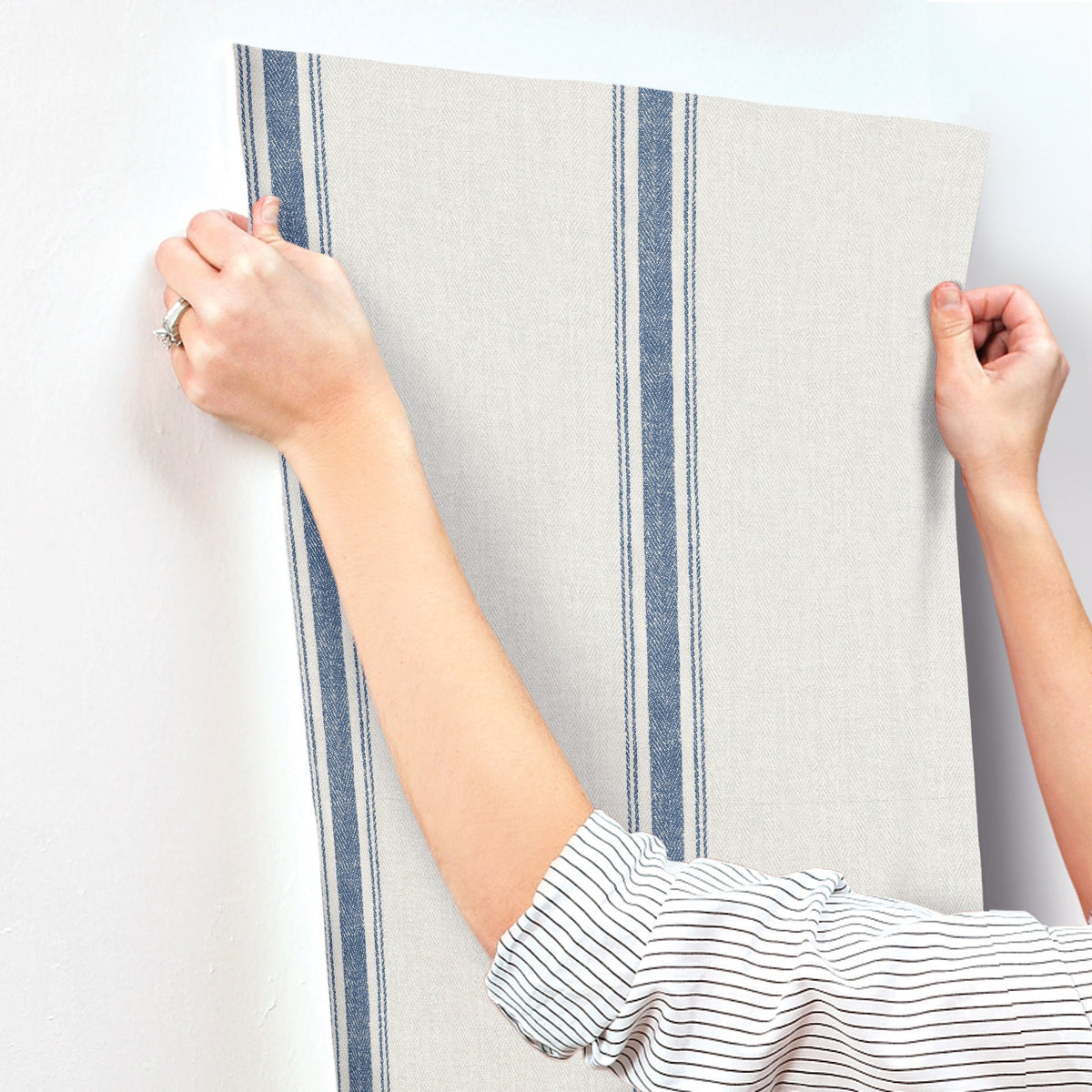 4192-70067-peel-and-stick-wallpaper-stick-application-step