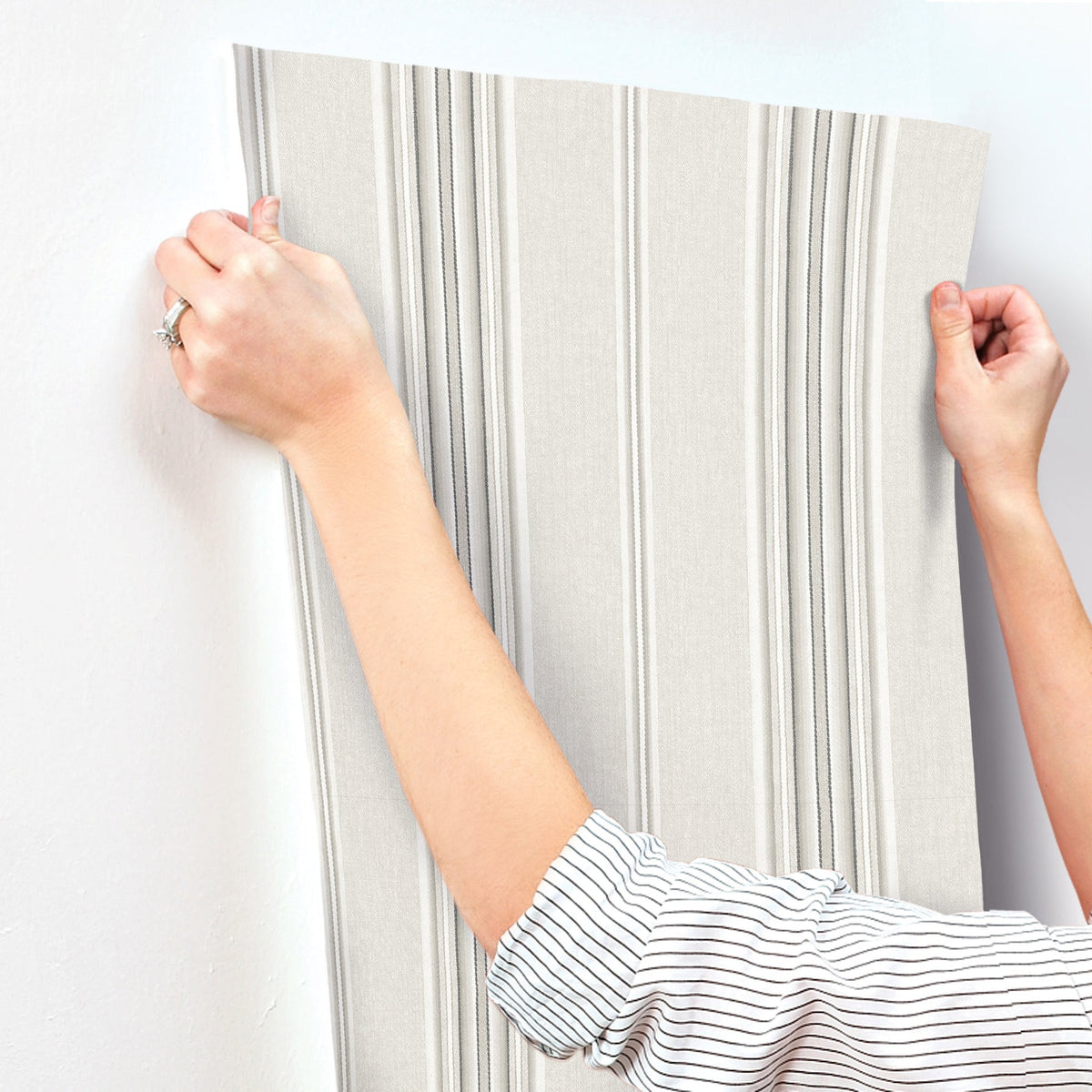 4192-83124-peel-and-stick-wallpaper-stick-application-step