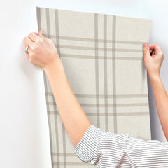 4192-83401-peel-and-stick-wallpaper-stick-application-step