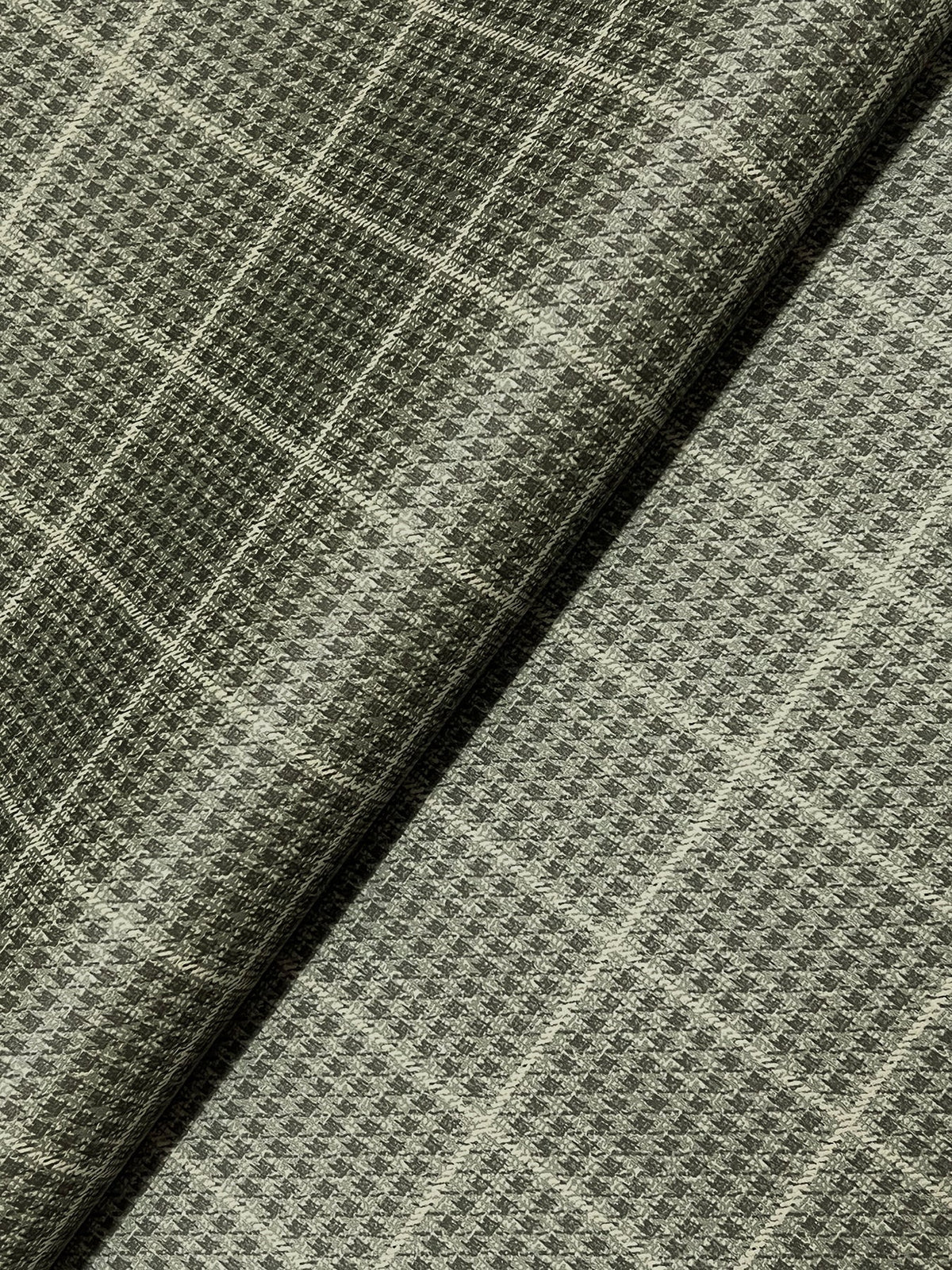 4192-83415-peel-and-stick-wallpaper-detail-closeup