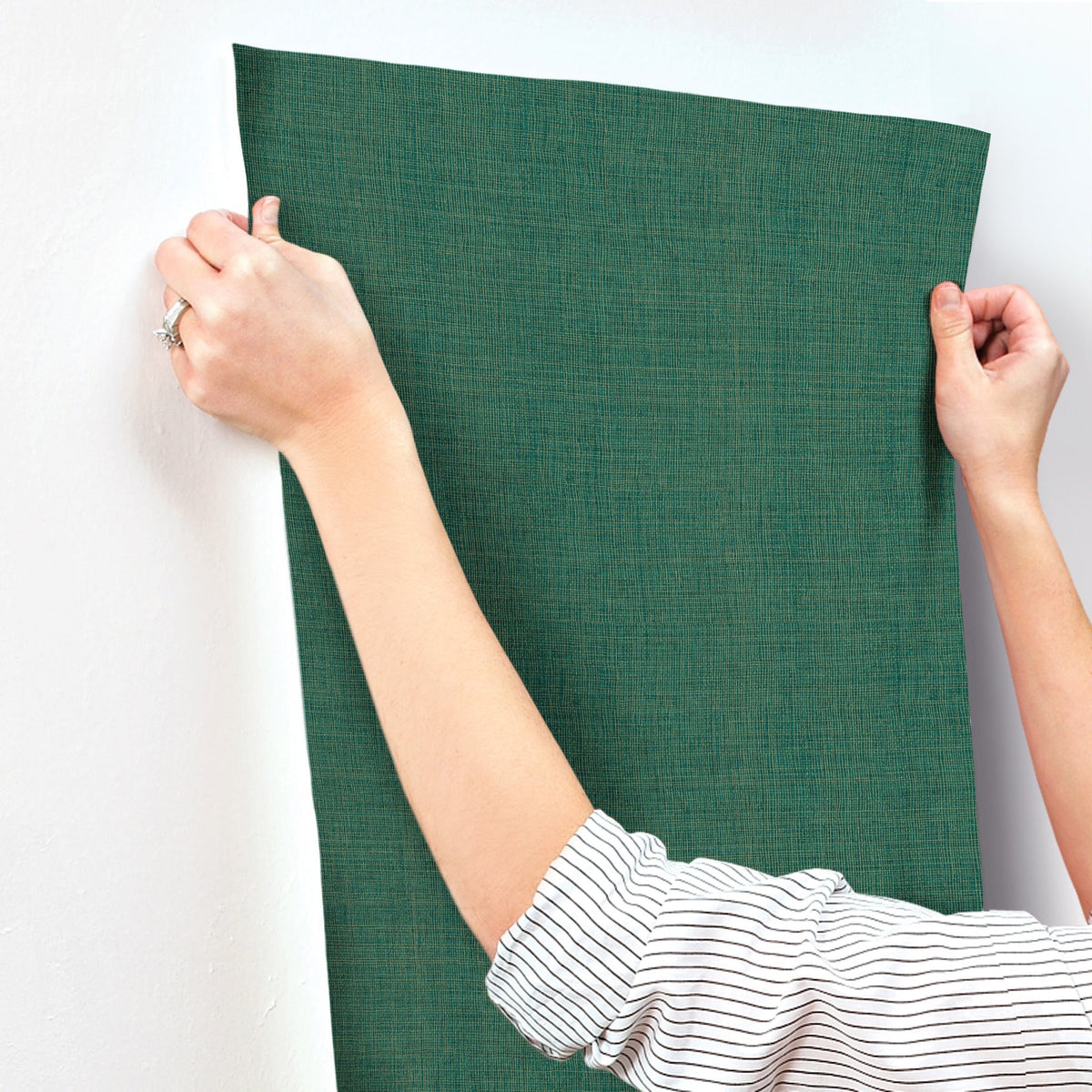 4193-7413-peel-and-stick-wallpaper-stick-application-step