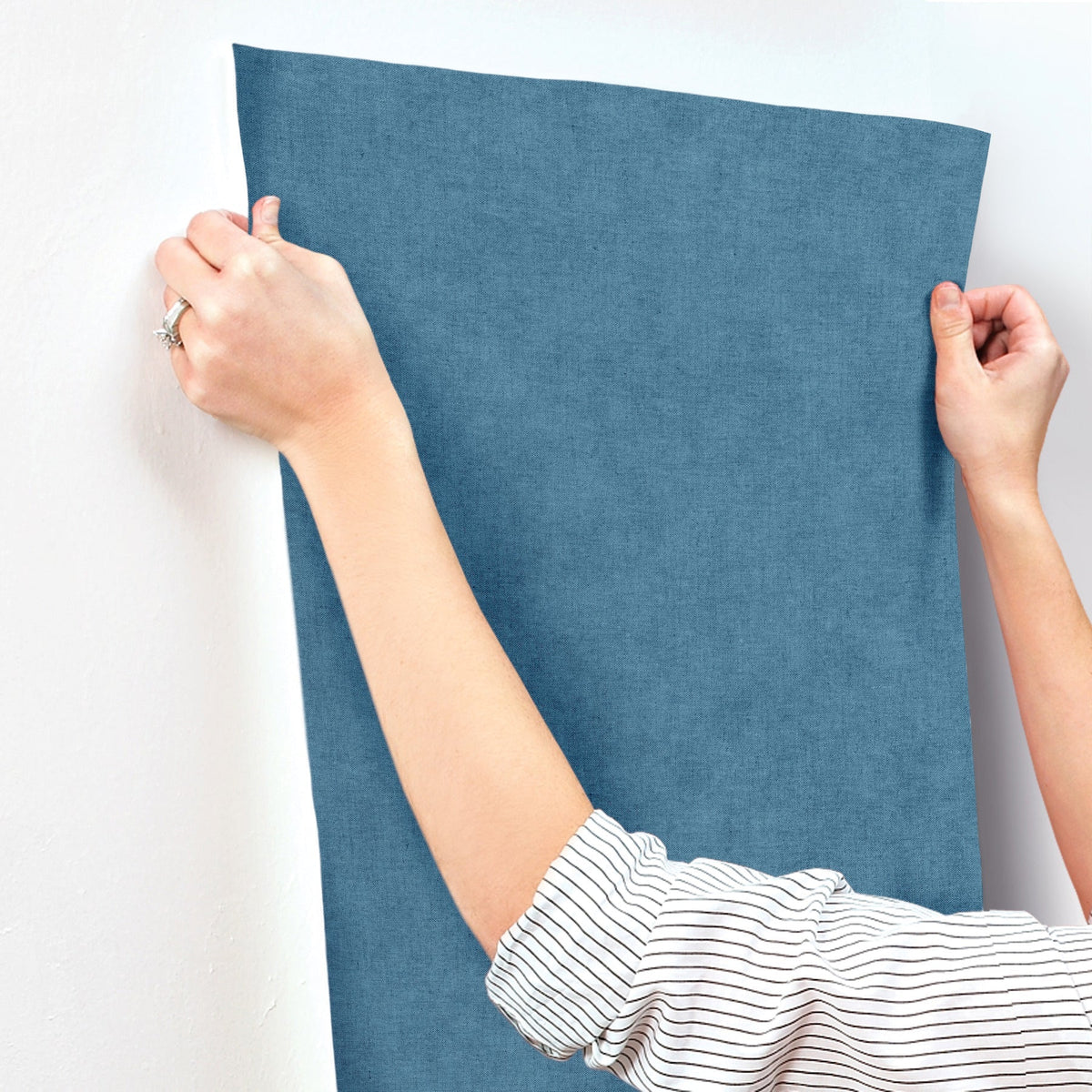 4193-7434-peel-and-stick-wallpaper-stick-application-step