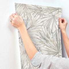 4193-7450-peel-and-stick-wallpaper-stick-application-step