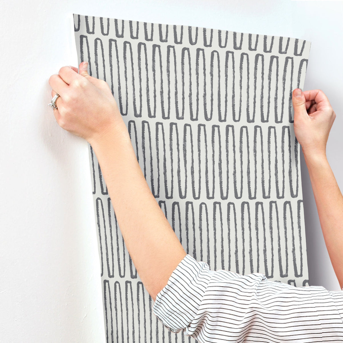 4197-26501-peel-and-stick-wallpaper-stick-application-step