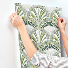 4197-27862-peel-and-stick-wallpaper-stick-application-step