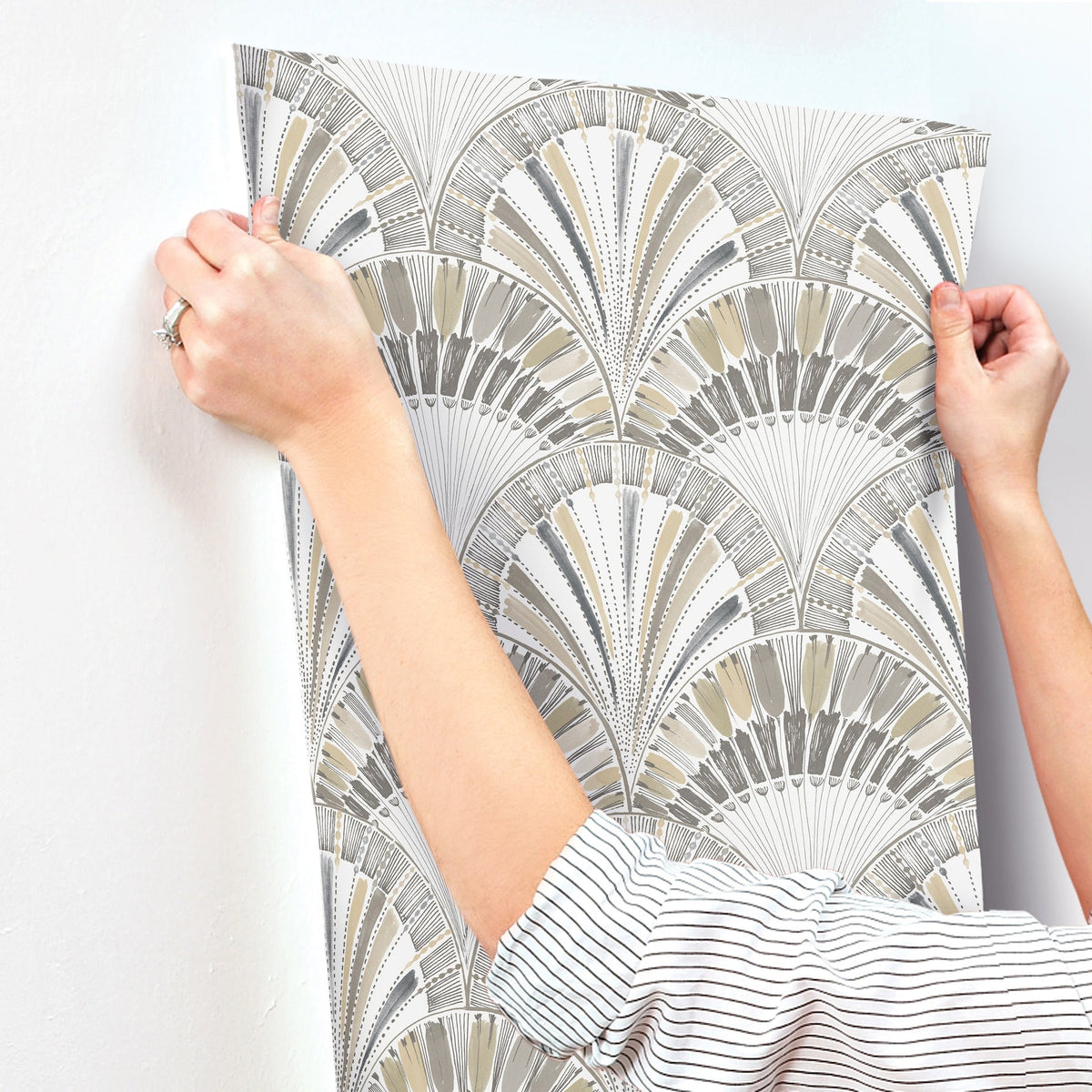 4197-27864-peel-and-stick-wallpaper-stick-application-step