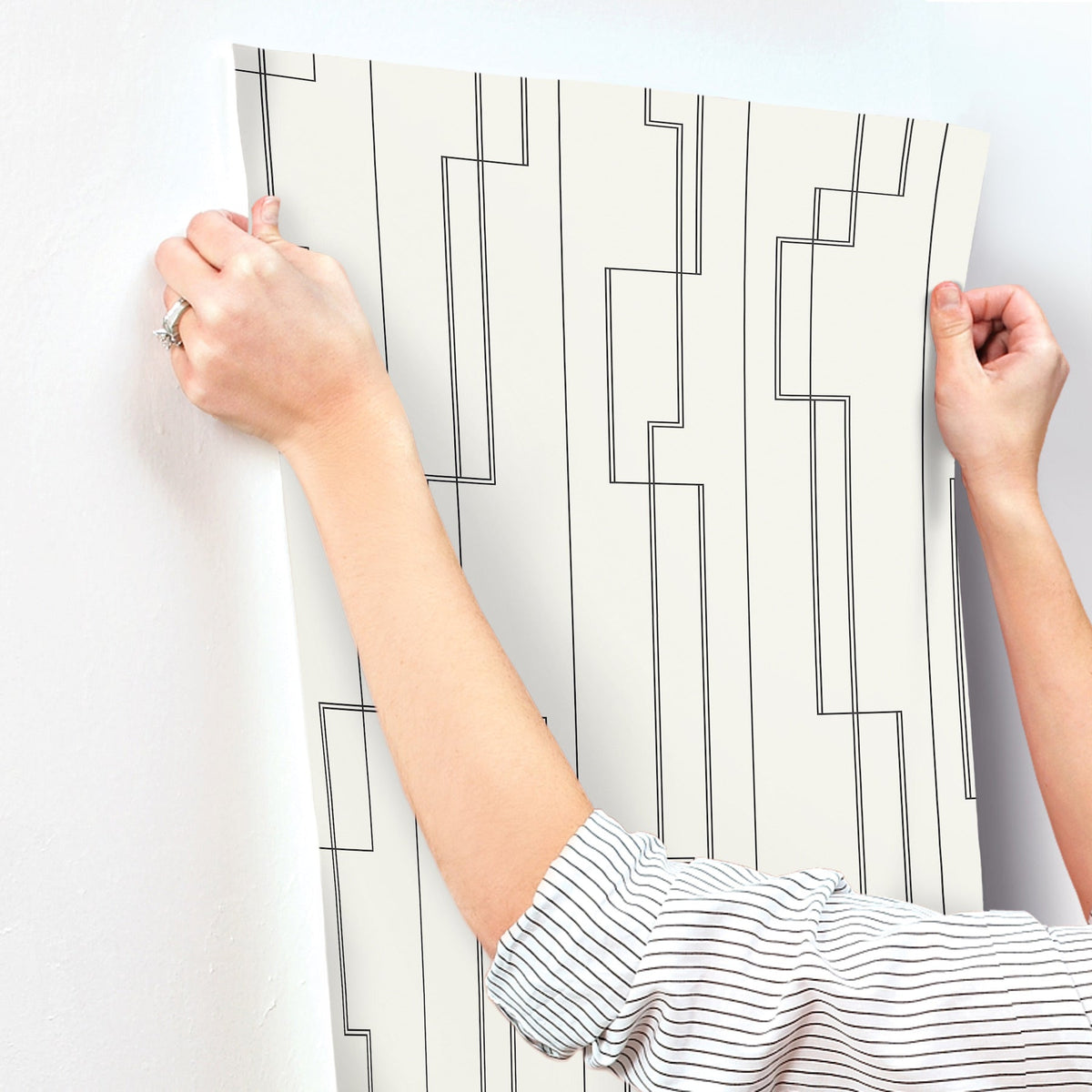 4198-27811-peel-and-stick-wallpaper-stick-application-step