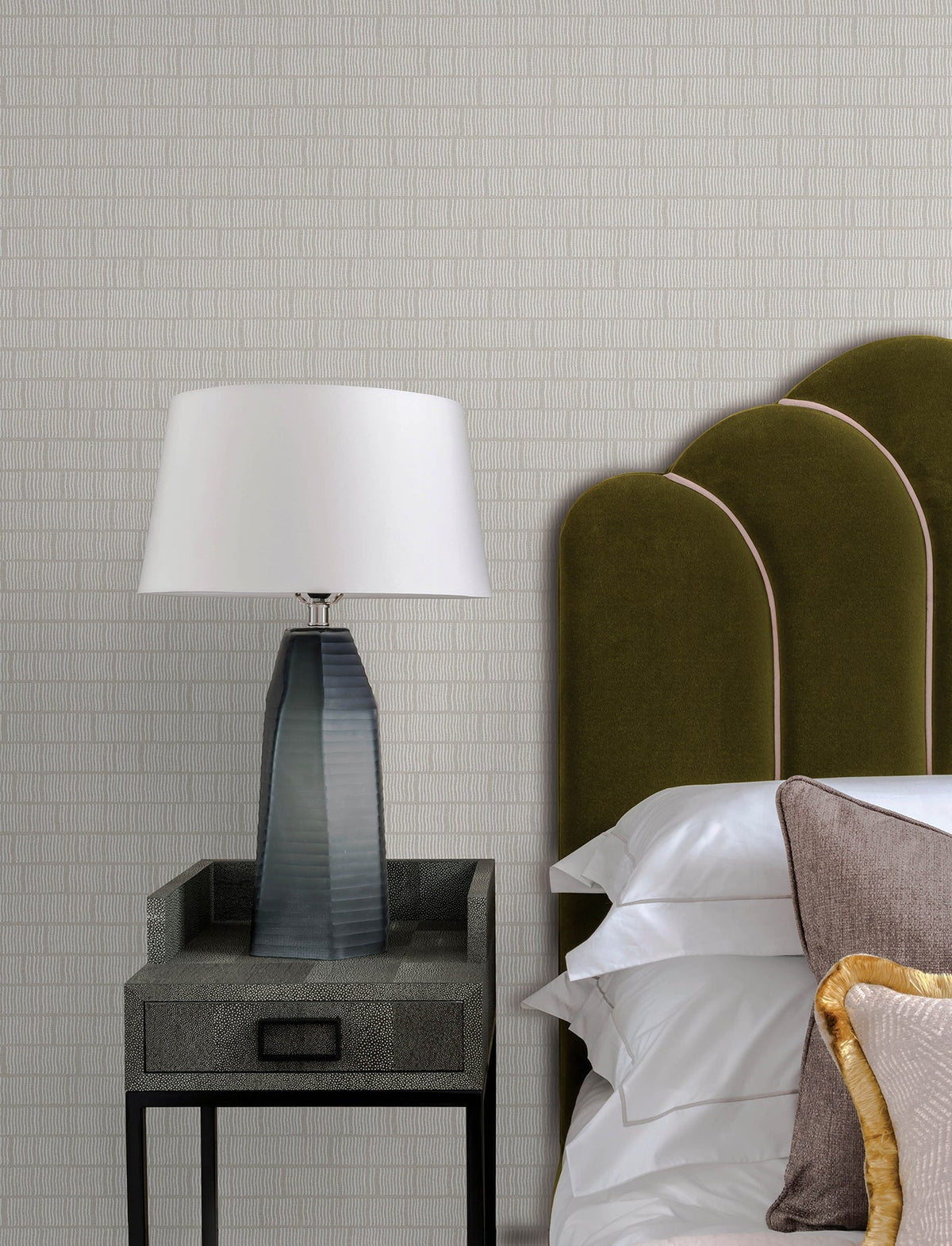 4198-27816-peel-and-stick-wallpaper-room-scene-detail-closeup