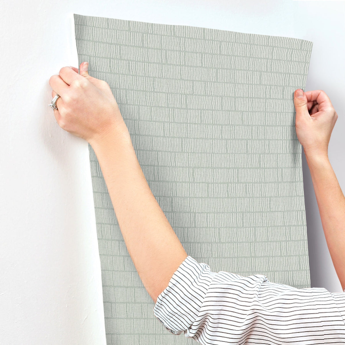 4198-27818-peel-and-stick-wallpaper-stick-application-step