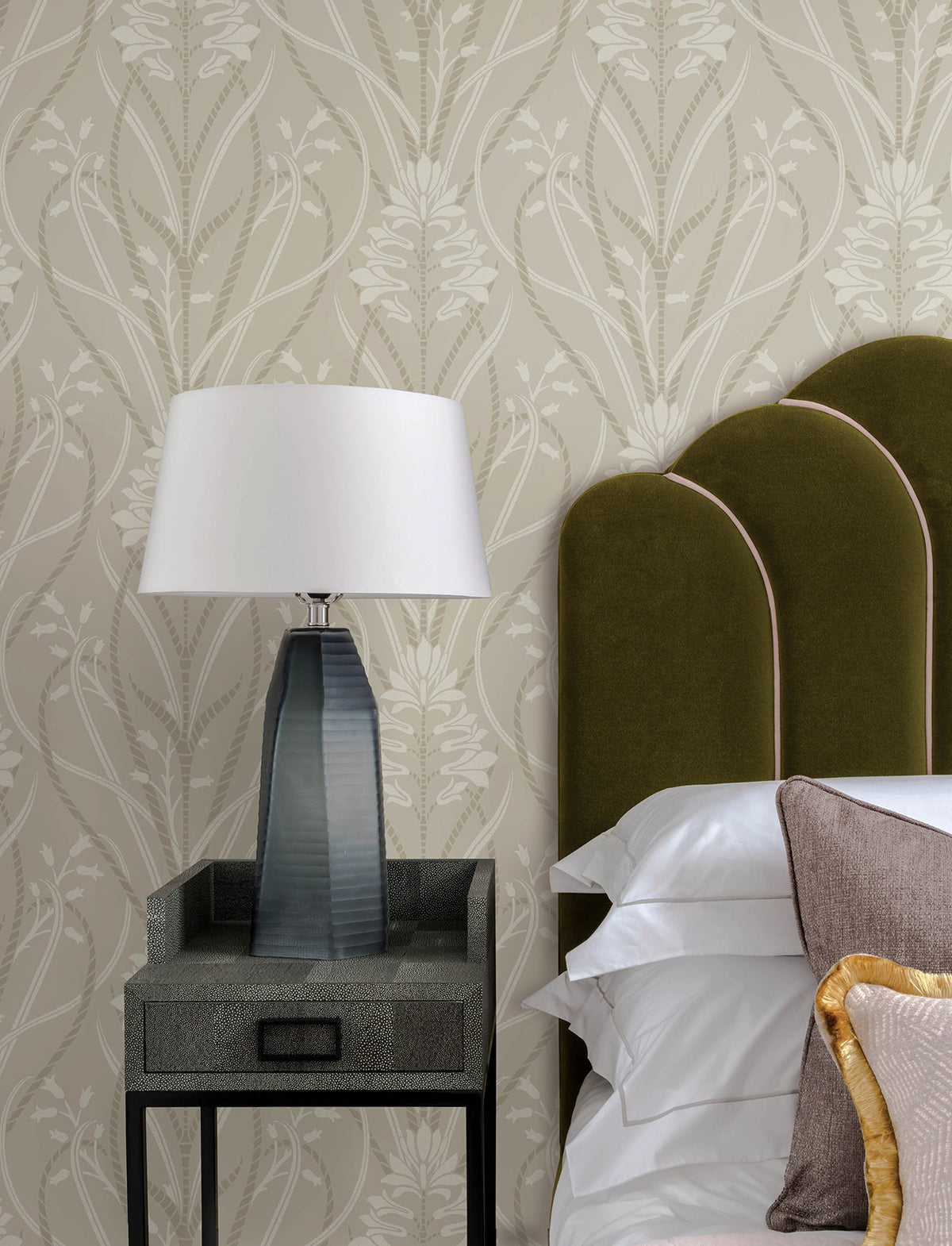 4198-27819-peel-and-stick-wallpaper-room-scene-detail-closeup