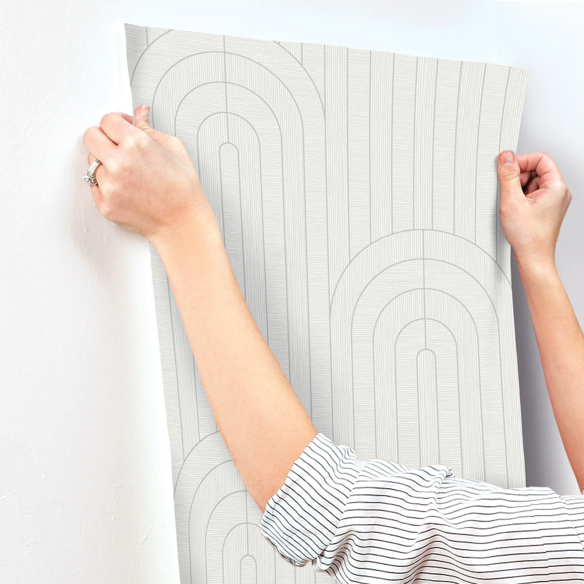 4198-27823-peel-and-stick-wallpaper-stick-application-step