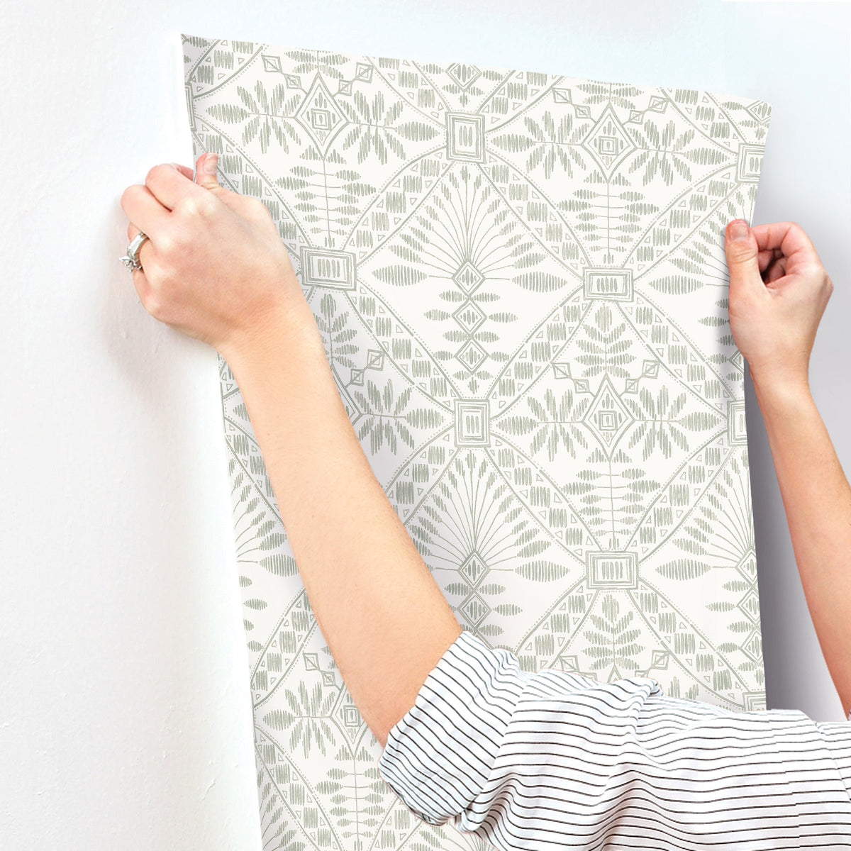 4199-27775-peel-and-stick-wallpaper-stick-application-step