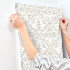 4199-27775-peel-and-stick-wallpaper-stick-application-step