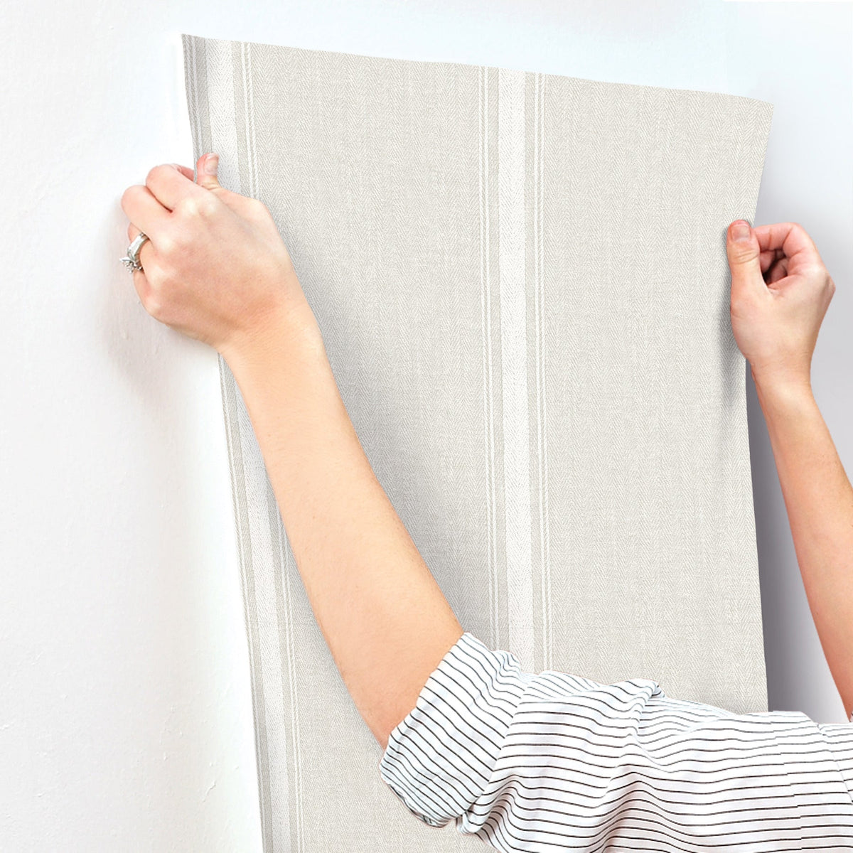 4199-70070-peel-and-stick-wallpaper-stick-application-step