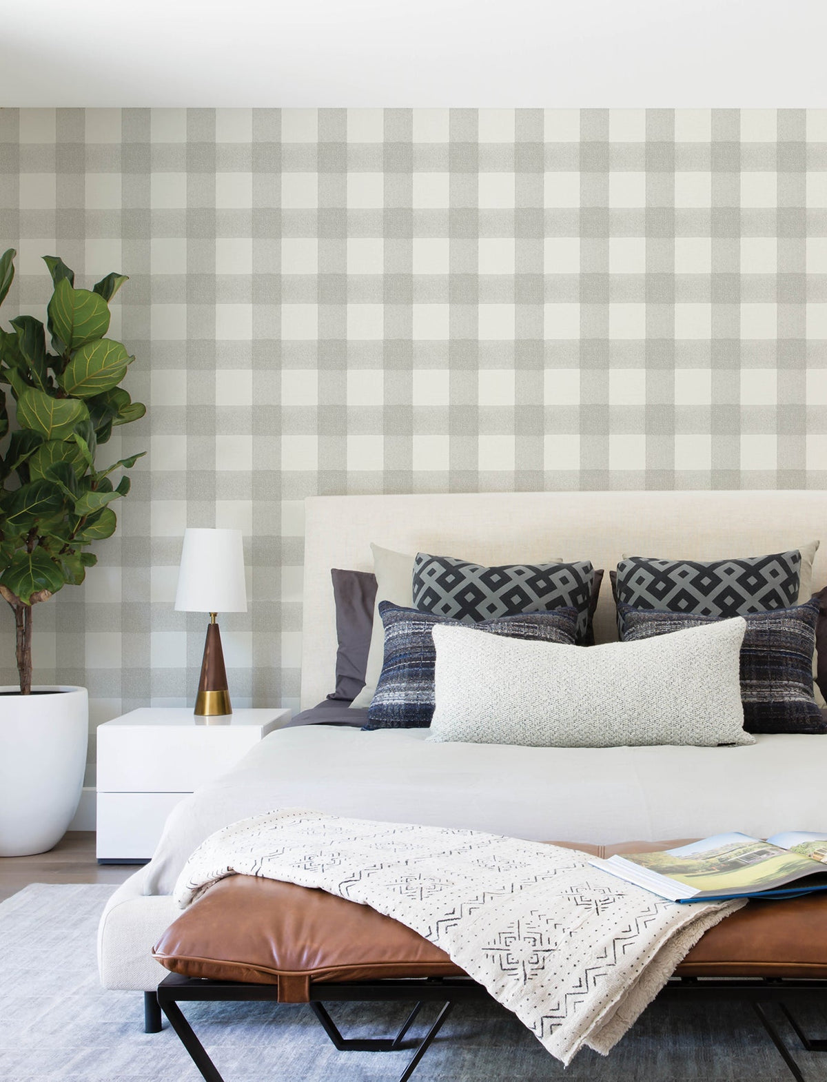 4199-83422-peel-and-stick-wallpaper-room-scene-detail-closeup