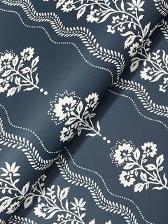 4199-83721-peel-and-stick-wallpaper-detail-closeup