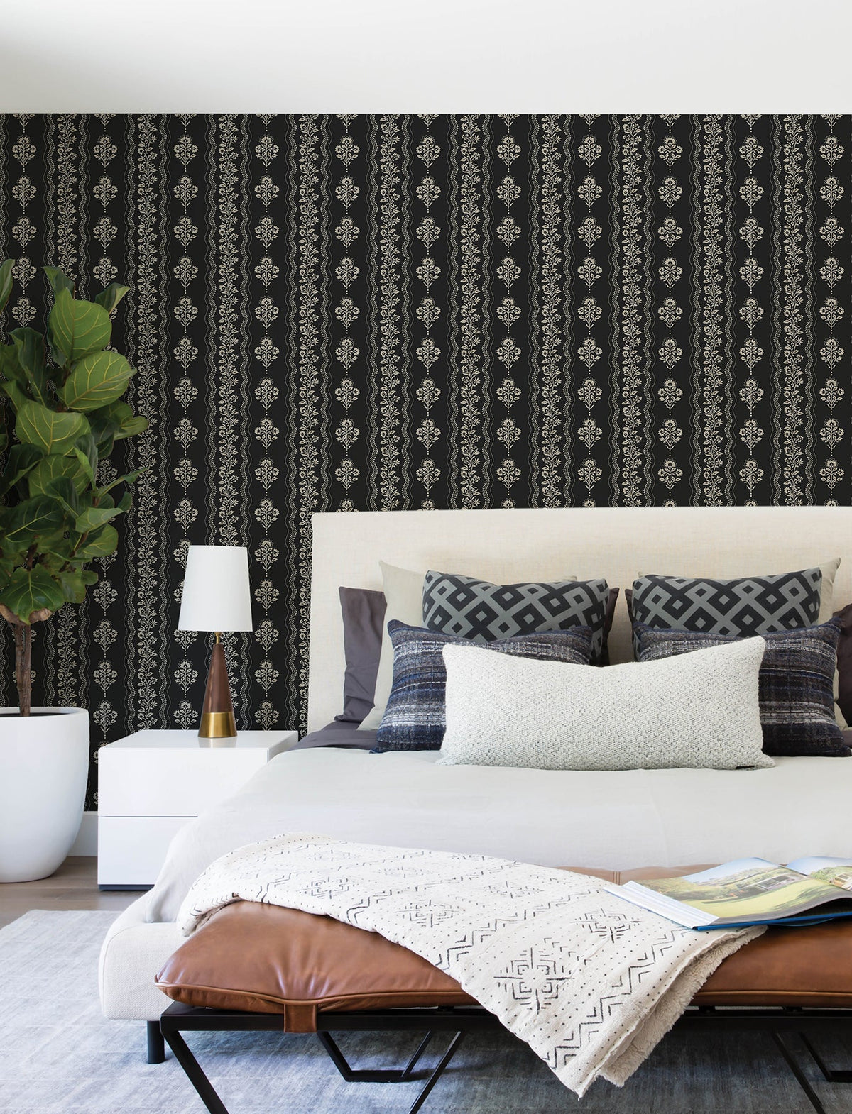 4199-83724-peel-and-stick-wallpaper-room-scene-detail-closeup