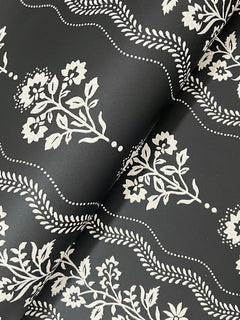 4199-83724-peel-and-stick-wallpaper-detail-closeup