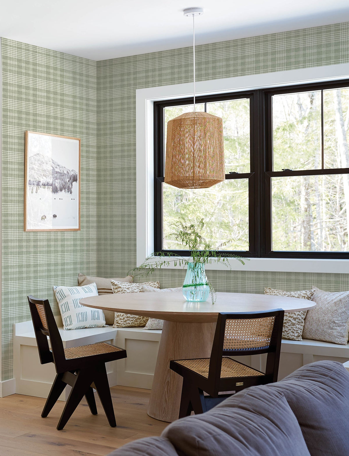 4199-83732-peel-and-stick-wallpaper-room-scene