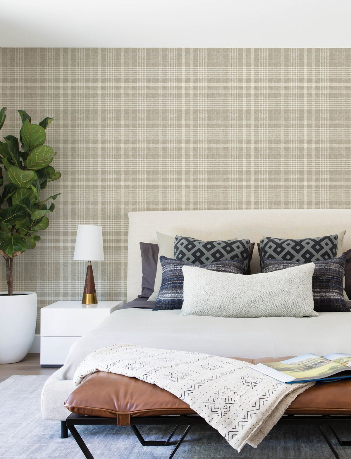 4199-83735-peel-and-stick-wallpaper-room-scene-detail-closeup