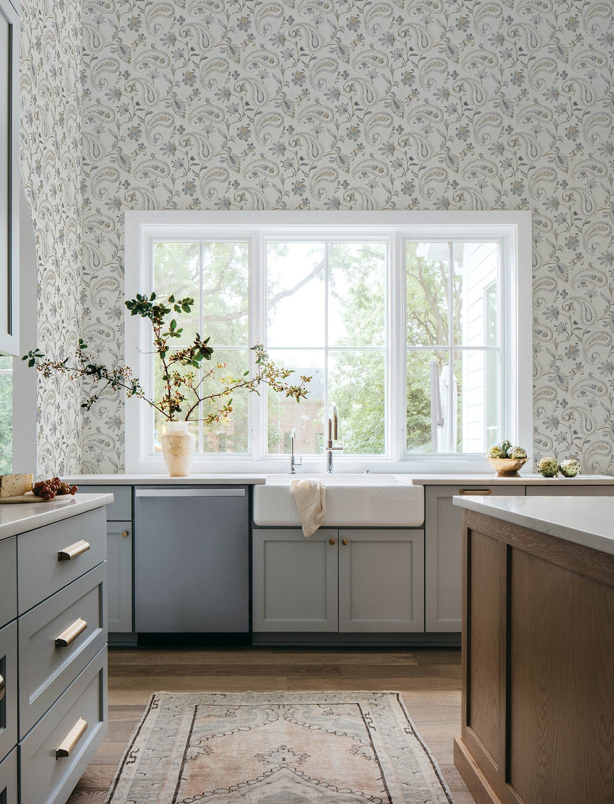 4199-83745-peel-and-stick-wallpaper-room-scene
