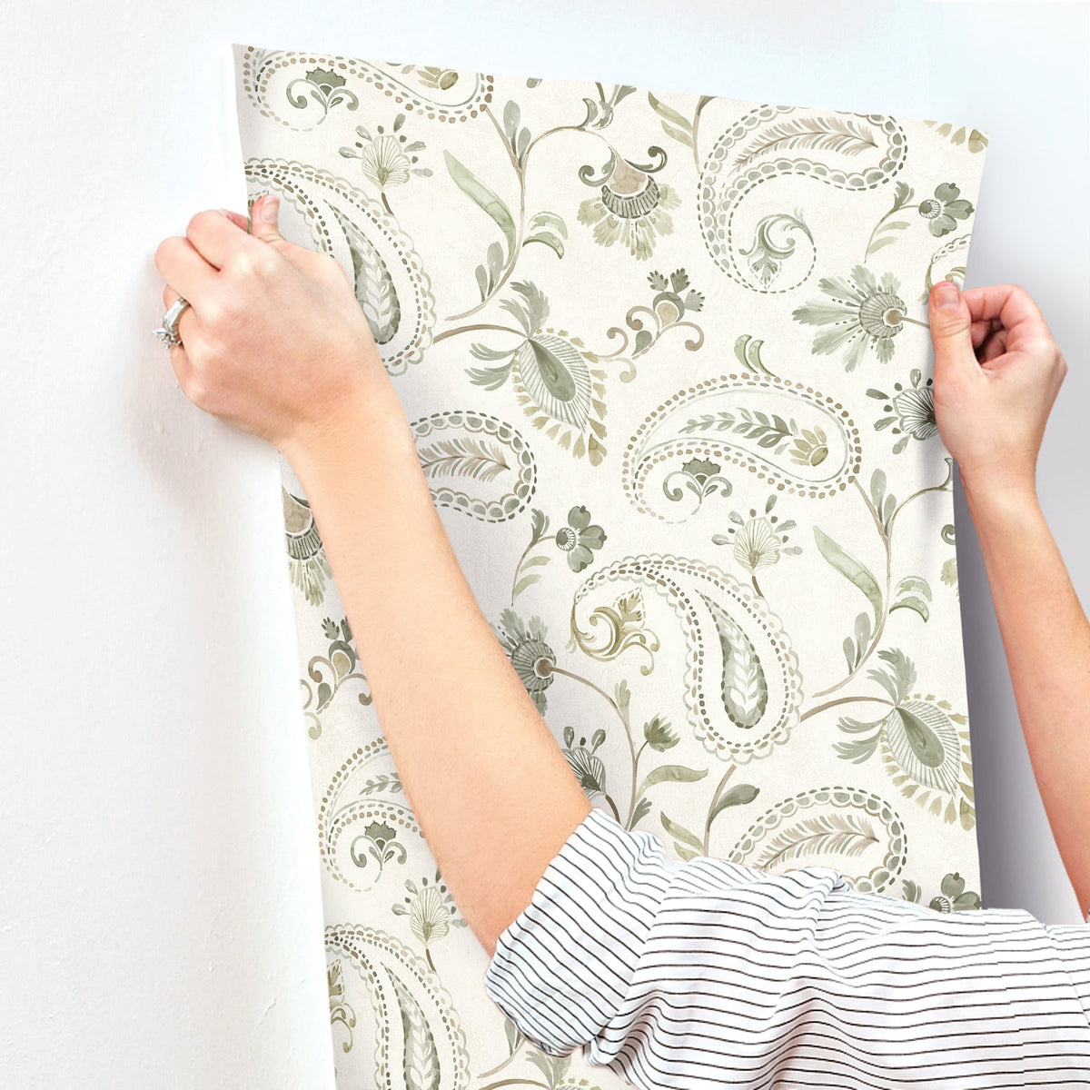 4199-83747-peel-and-stick-wallpaper-stick-application-step
