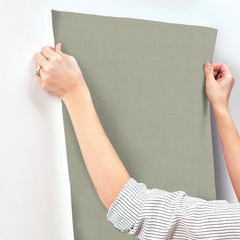 4201-16023-peel-and-stick-wallpaper-stick-application-step
