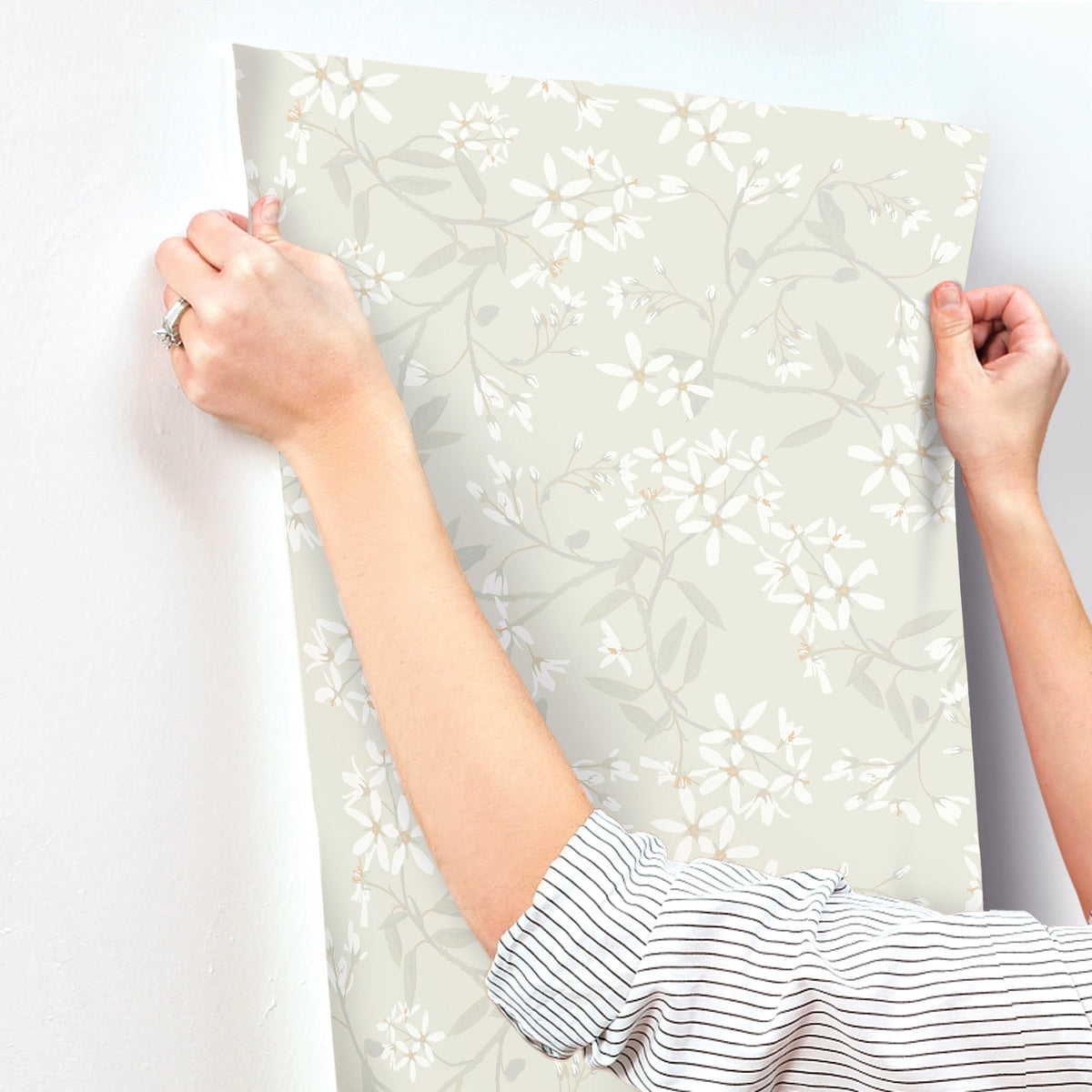 4201-20110-peel-and-stick-wallpaper-stick-application-step