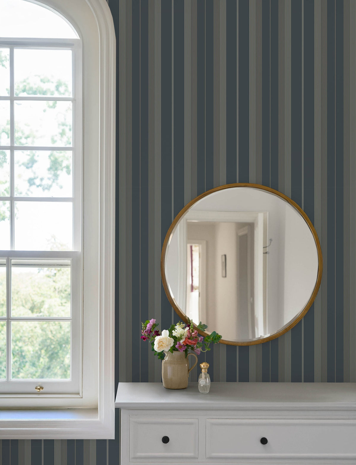 4201-20120-peel-and-stick-wallpaper-room-scene