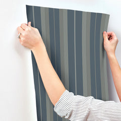 4201-20120-peel-and-stick-wallpaper-stick-application-step