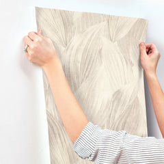 4202-571516-peel-and-stick-wallpaper-stick-application-step