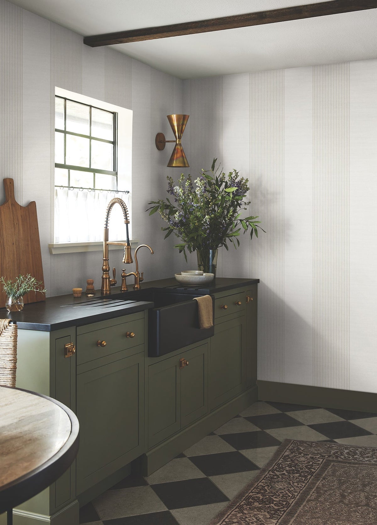 4211-83526-peel-and-stick-wallpaper-room-scene